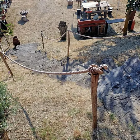 Intera Casa Con Giardino *