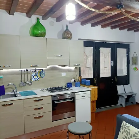 Intera Casa Con Giardino *